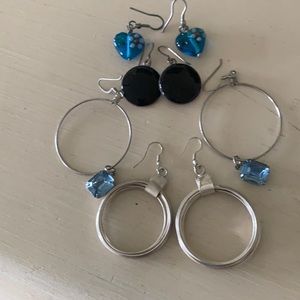 4 pairs of earrings.